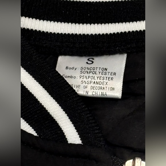 Girls Black Bomber Jacket Pink Sequin Sleeves Be Kind Graphic Sparkly Sm NIP - Picture 13 of 15